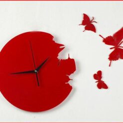 Elegantne liblikatega seinakell modernsesse elutuppa