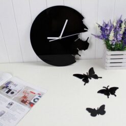 30 cm dekoratiivne seinakell liblikatega detailidega