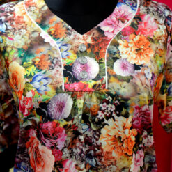 lilleline pluus lõhikud