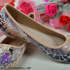 Stiilsed baleriinad ussinaha mustriga