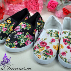 lillelised tennised mustal taustal