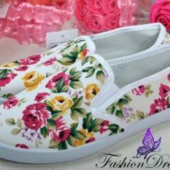 slip-on tennised külgvaates