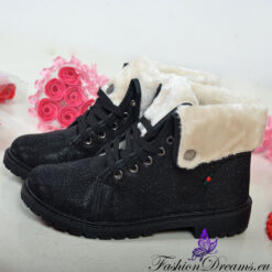 Karvase voodriga poolsaapad