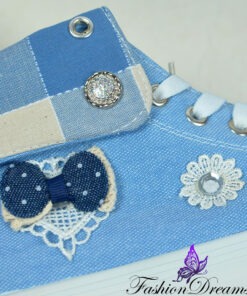 Alternative view of Teksamustriga ketsid