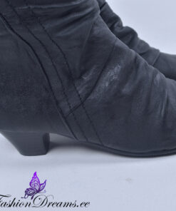 Kõrge säärega saapad