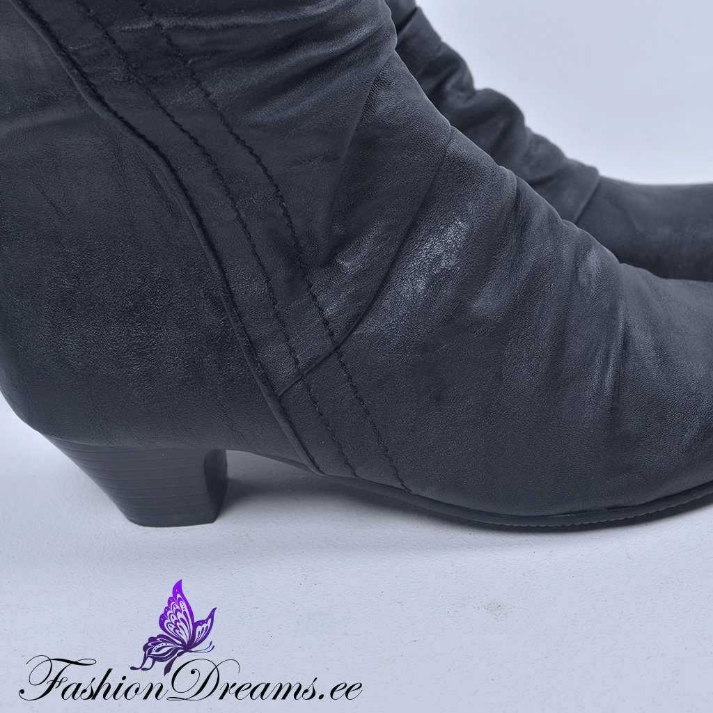 Kõrge säärega saapad