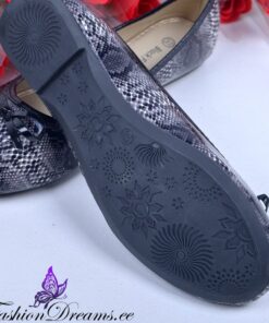 baleriinad ussinaha mustriga