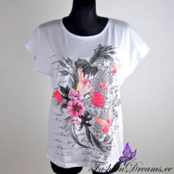 T-särk lillede ja liblikatega