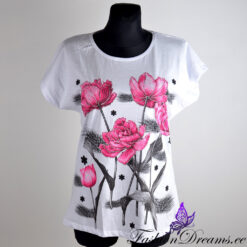 T-särk roosade lilledega