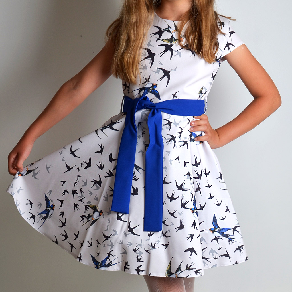 Pidulik pääsukestega kleit - Image 3