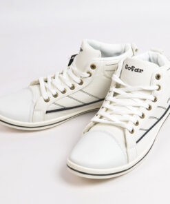 Valged vabaaja jalatsid