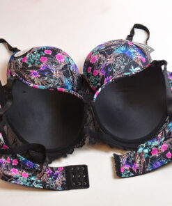 rinnahoidja D must 2