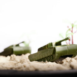 Sõdurifiguuride ja sõjamasinate komplekt