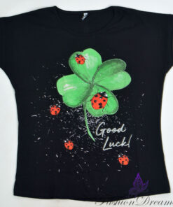 T-särk lepatriinudega