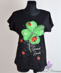 T-särk lepatriinudega