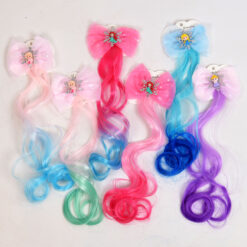 Klamber värviliste juustega