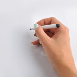 Isekleepuv valge tahvel + tahvlimarkerid