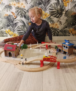 Puidust raudtee komplekt isesoitva rongiga 1