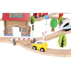 Puidust raudtee komplekt isesõitva rongiga Soodukas.Com