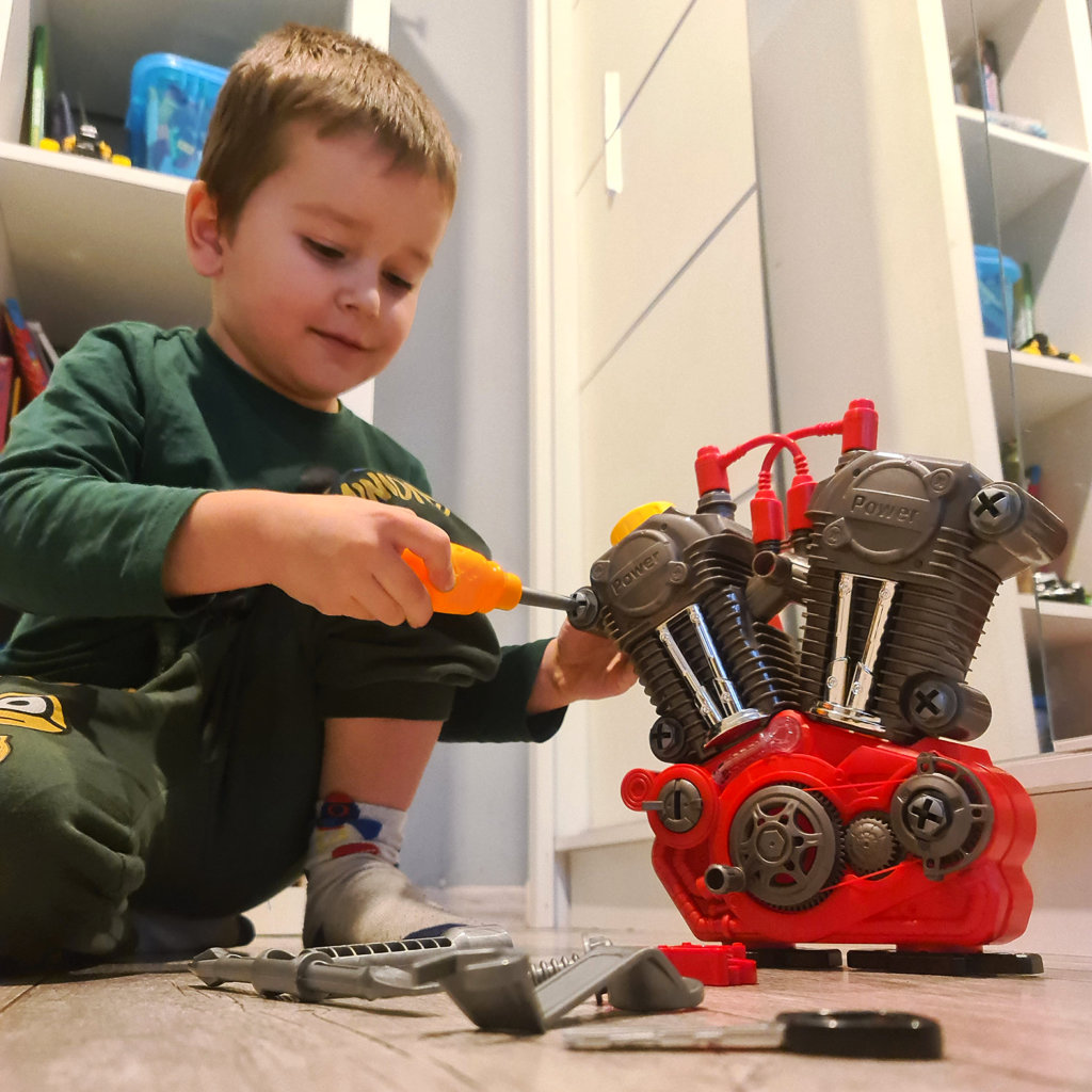 Mängumootor heli- ja valgsefektidega - Image 2