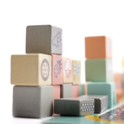 Puidust klotsid linna ning võidusõiduraja ehitamiseks + autod ja figuurid (160 osa) Soodukas.Com