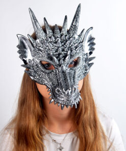 Alternative view of Draakoni mask