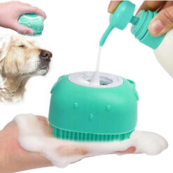 Šampoonidosaatoriga silikoonhari lemmikloomade pesemiseks