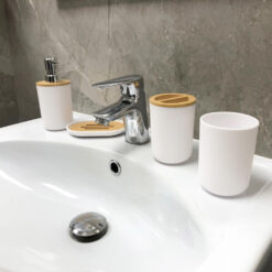 6-osaline WC / vannitoa komplekt – Soodukas.Com 6-osaline WC / vannitoa komplekt Soodukas.Com