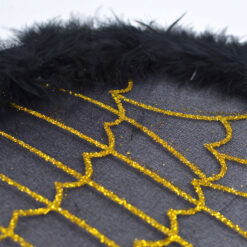 Alternative view of Mustad ingli tiivad