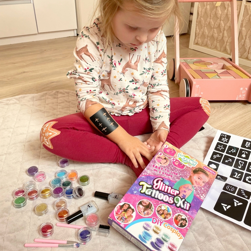Alternative view of Glitter tattoo komplekt