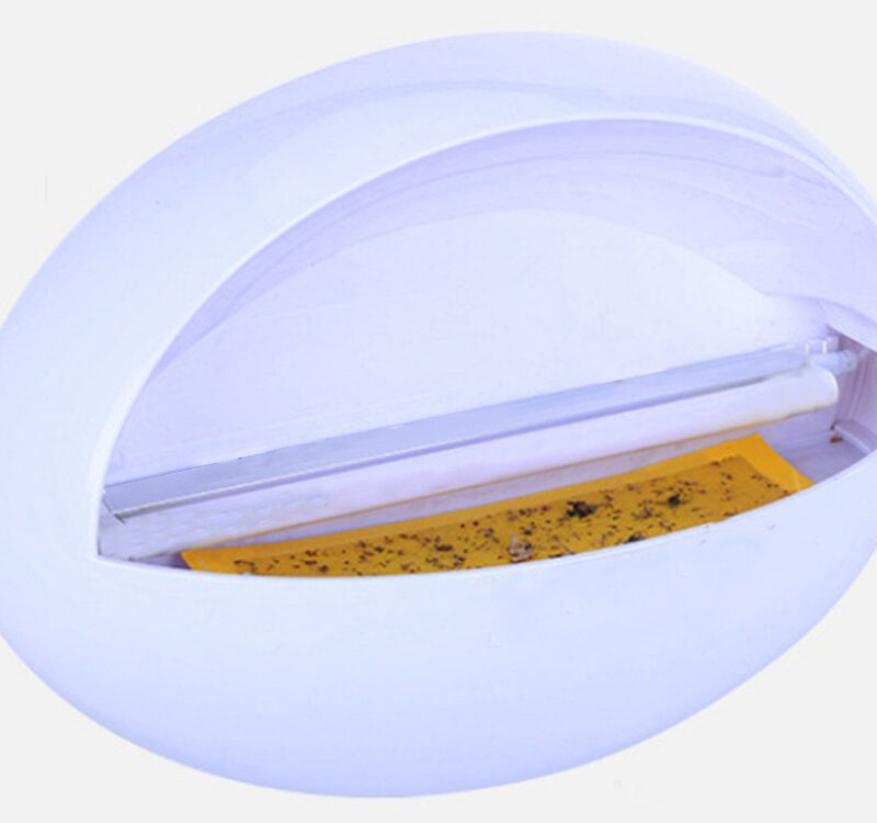 Alternative view of UV sääselamp liimpüünistega