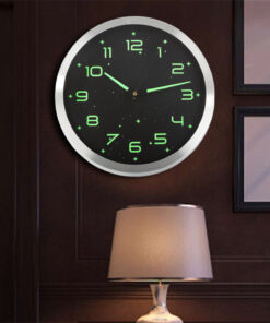 Helendavate numbritega seinakell 3