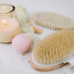 Kehamassaaži hari naturaalsete harjastega Soodukas.Com