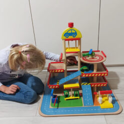 Alternative view of Suur puidust parkimismaja komplekt