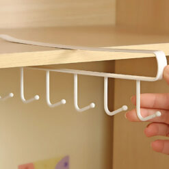 Alternative view of Riputuskonksud kapi alla