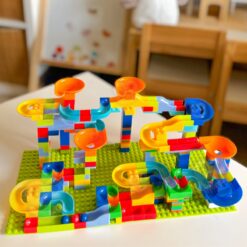 Alternative view of 340-osaline klotsikomplekt kuuliraja ehitamiseks