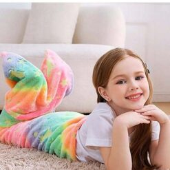 Alternative view of Helendav merineitsi sabaga tekk lastele