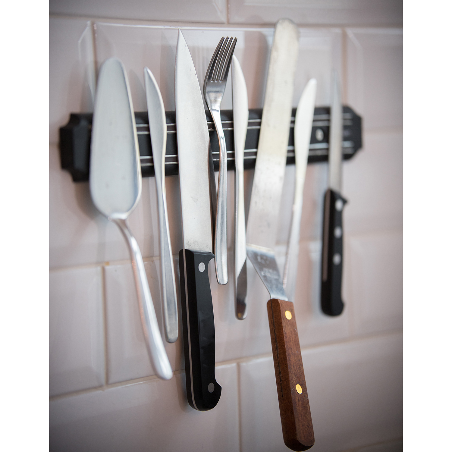 Magnetriba nugadele ja tööriistadele – Soodukas.Com Ruumisäästlik magnetriba kööki, garaaži või töölauale