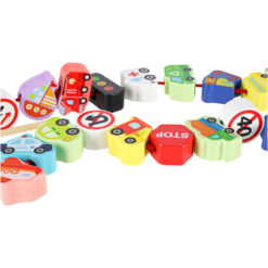 Puidust klotsid sõidukite ja liiklusmärkidega nöörimiseks