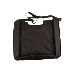 Kõrgendatud serv hoiab snäkid ja pliiatsid paigal