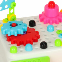 Konstruktor trelli ja kruvidega kohvris