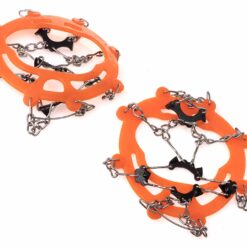 Libisemisvastased jalatsikatted lumisel teel