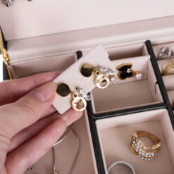 Lukustatav ehtekarp sahtlite ja peegliga – Soodukas.Com Lukustatav ehtekarp sahtlite ja peegliga Soodukas.Com