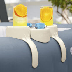 Basseini äärne joogi- ja snäkialus Soodukas.Com