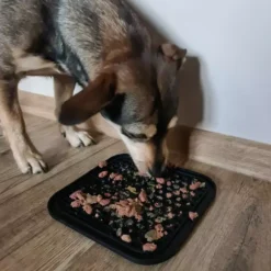 Koera rahustav lakkumismatt Soodukas.Com