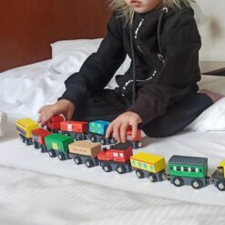 12-osaline puidust magnetrong koos hoiuriiuliga Soodukas.Com