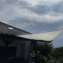 Kolmnurkne päikesevarju puri Soodukas.Com