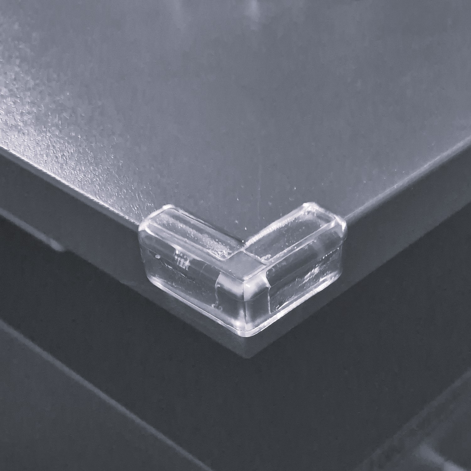 Läbipaistvad nurgakaitsmed 12tk – Soodukas.Com Läbipaistvad nurgakaitsmed 12tk