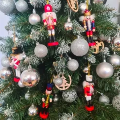 Puidust pähklipurejate komplekt Soodukas.Com