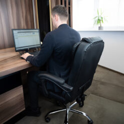 Kontoritool jalatoe ja lamamisfunktsiooniga Soodukas.Com